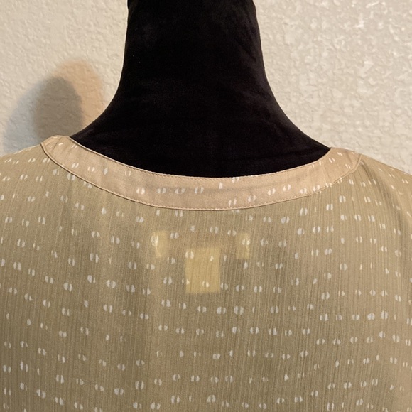 COLDWATER CREEK Sleeveless 1/4 Button-up Tan TOP Size 16 - Picture 4 of 5